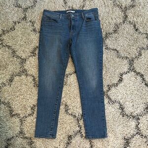 Levi's 711 Skinny Jeans